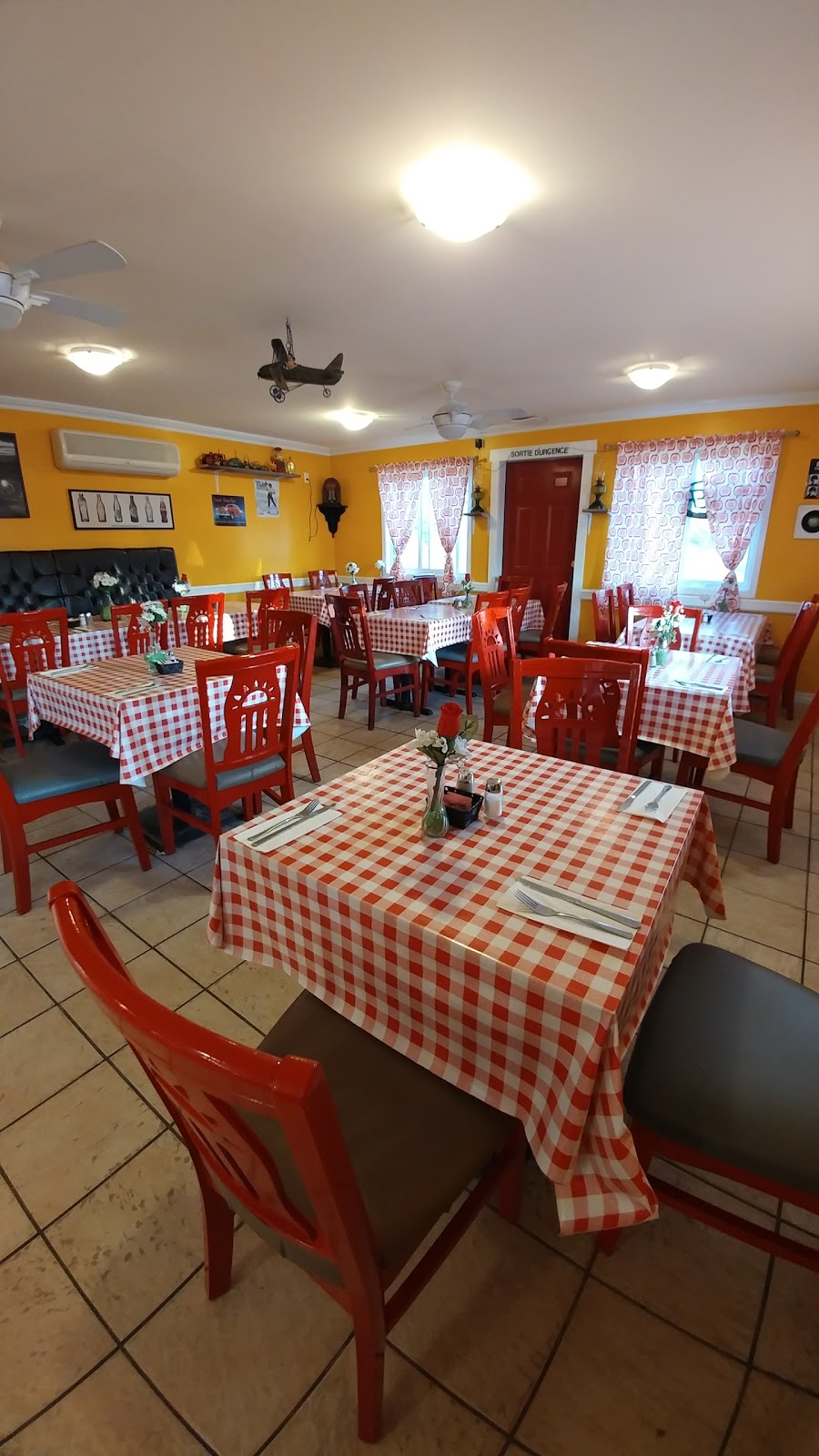 Resto Le 1518 | 1518 QC-309, Notre-Dame-de-la-Salette, QC J0X 2L0, Canada | Phone: (819) 766-2020