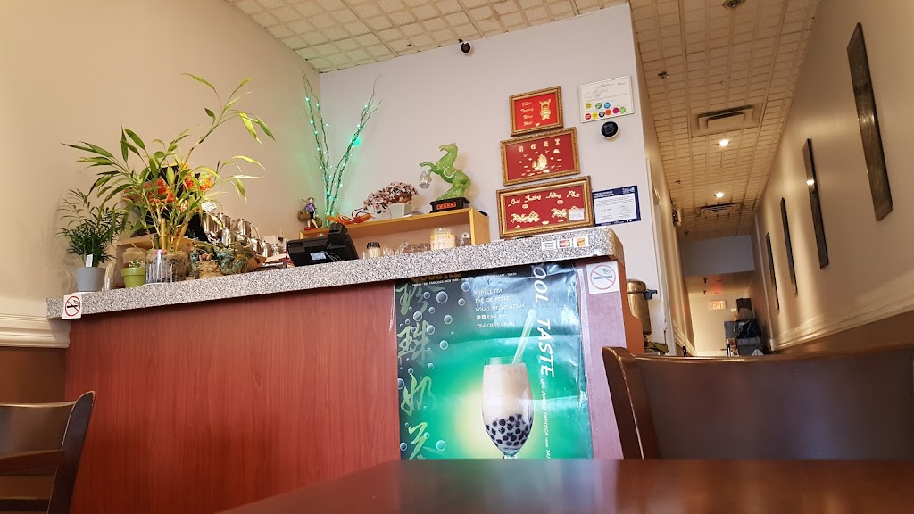 Pho Hoan | 574 Montréal Rd, Ottawa, ON K1K 0T9, Canada | Phone: (613) 748-1217