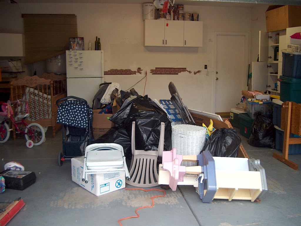 Junk Removal Vancouver | JUNK-WIZ | 5275 Aberdeen St, Vancouver, BC V5R 4M2, Canada | Phone: (888) 565-5865