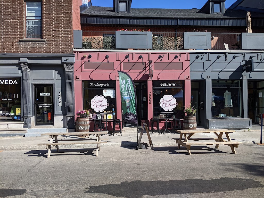 Mamie Clafoutis Notre-Dame | 2660 R. Notre Dame O, Montréal, QC H3J 1N7, Canada | Phone: (514) 303-1511