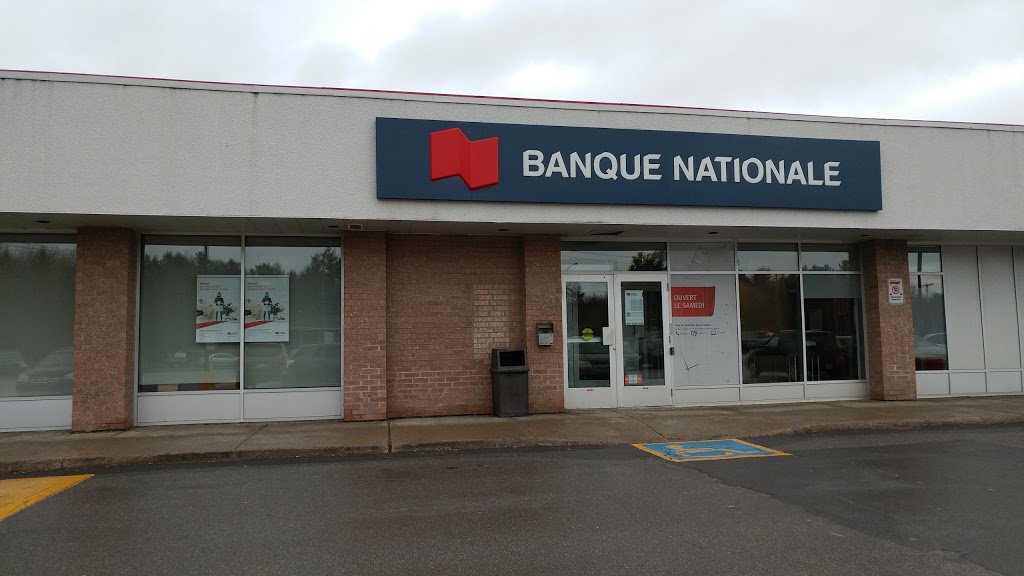 Banque Nationale | 5333 Boulevard Laurier, Terrebonne, QC J7M 1W1, Canada | Phone: (450) 477-3302