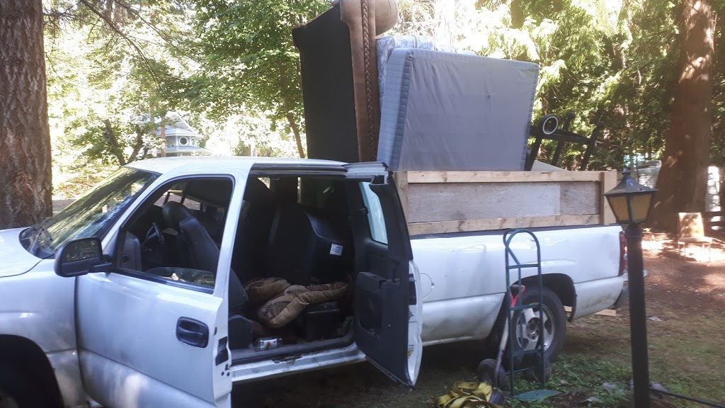 North Shuswap Junk Removal | 2943 Vickers Trail, Anglemont, BC V0E 1M8, Canada | Phone: (250) 517-8172