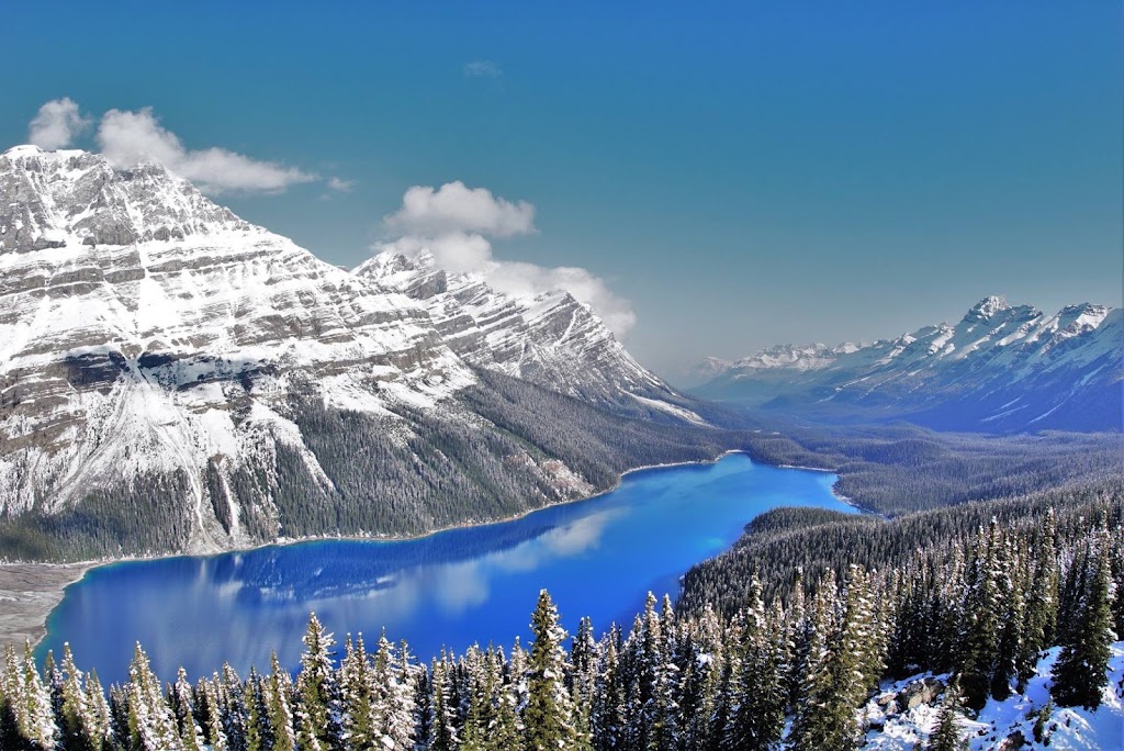 Explorer Canada Holidays Ltd / エクスプローラーカナダホリデーズ | 100 Owl St, Banff, AB T1L 1A6, Canada | Phone: (403) 762-3322