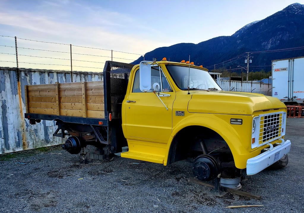Kal Tire | 1117 Industrial Way, Squamish, BC V8B 0H1, Canada | Phone: (604) 892-1070