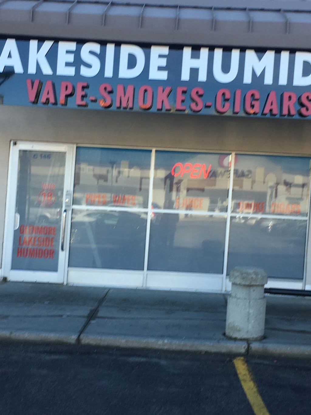 Glenmore Lakeside Humidor | 1600 C 90 Ave SW Unit 146, Calgary, AB T2V 5A8, Canada | Phone: (403) 452-0126