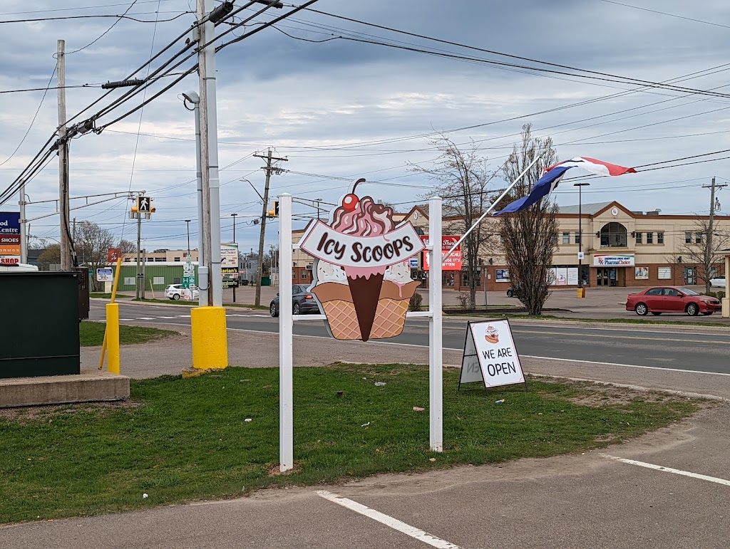 Icy Scoops | 22 Brackley Point Rd, Charlottetown, PE C1A 6X9, Canada | Phone: (902) 566-1004