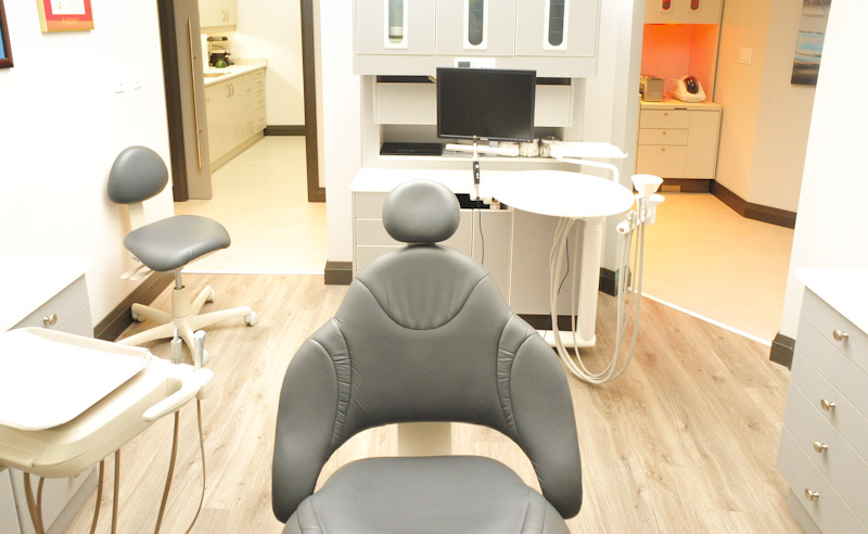 Dentistry on Lakeshore | 321 Lakeshore Rd W, Mississauga, ON L5H 1G9, Canada | Phone: (905) 278-0100