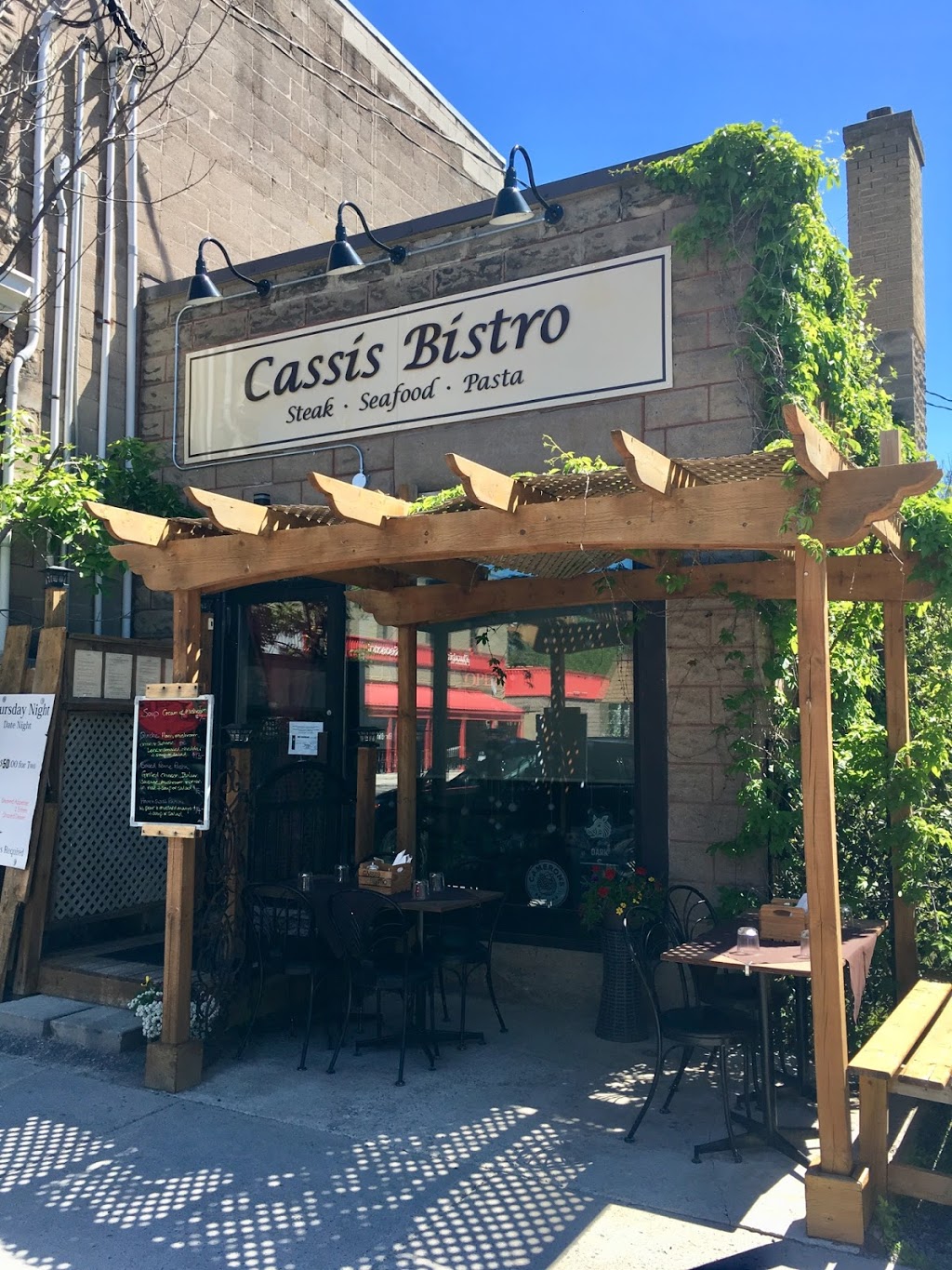 Cassis Bistro | 27 Queen St, Lakefield, ON K0L 2H0, Canada | Phone: (705) 652-8045