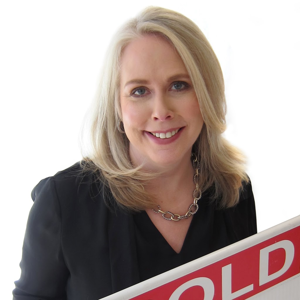 Sarah-Jane Pearce, Sales Rep. Royal LePage Real Estate Services | 55 St Clair Ave W, Toronto, ON M4V 2Y7, Canada | Phone: (416) 921-1112