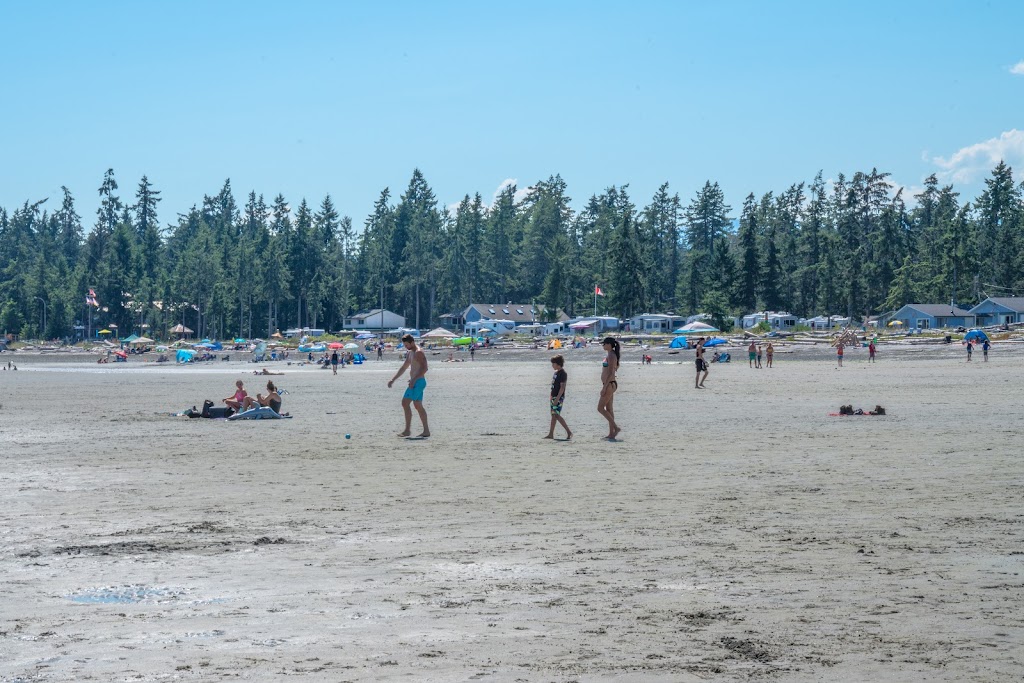 The Beach House at Saratoga | 9022 Clarkson Ave, Black Creek, BC V9J 1B2, Canada | Phone: (250) 412-6624