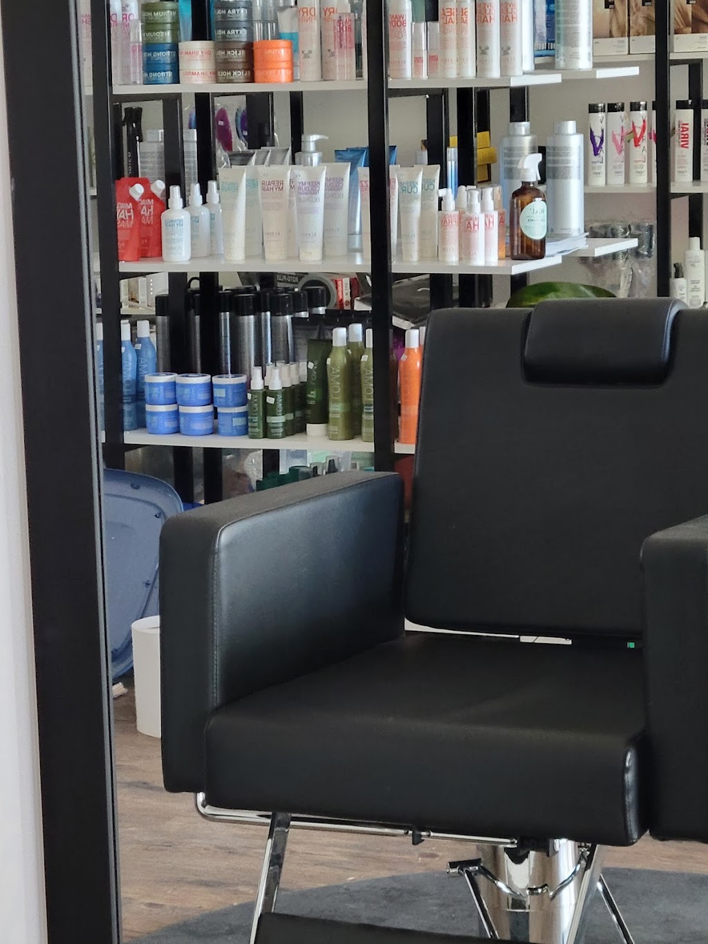 CG Hair Salon | 5405 Argyle St #112, Port Alberni, BC V9Y 1T6, Canada | Phone: (250) 735-4220