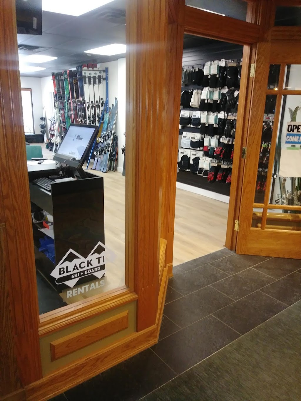 Black Tie Ski Rentals at Banff Park Lodge | 201 Lynx St, Banff, AB T1L 1K5, Canada | Phone: (825) 398-9563