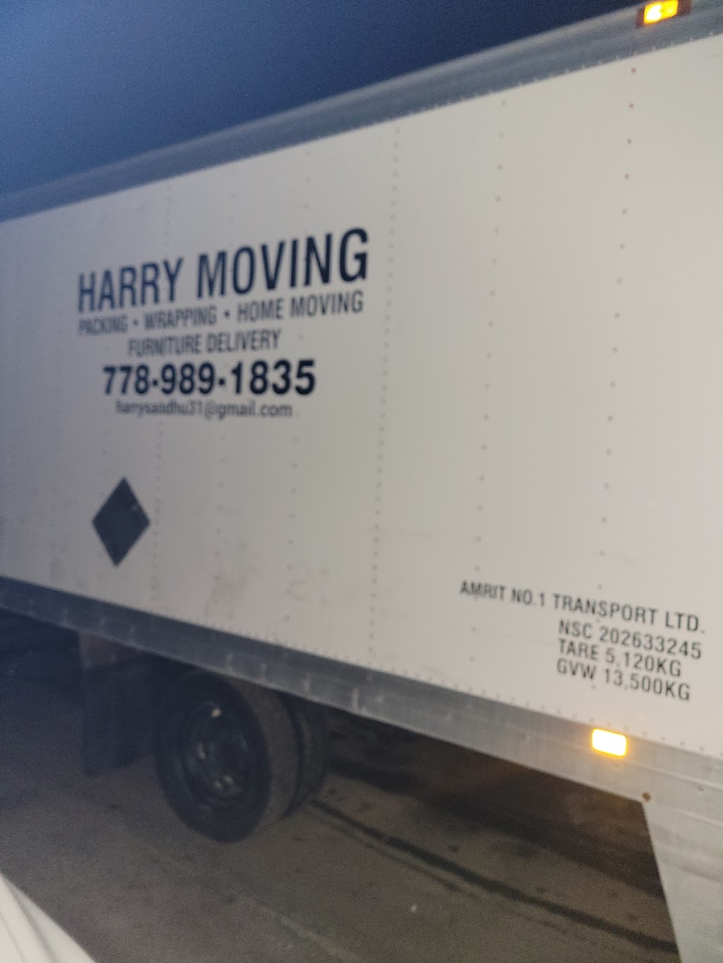 24 hr harry moving ltd | 8020 Mackie Ct, Delta, BC V4C 7R9, Canada | Phone: (778) 989-1835