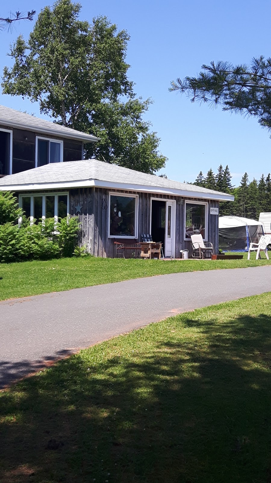 Confederation Trailside Tourist Grounds | 12398 St Peters Rd, Mount Stewart, PE C0A 1T0, Canada | Phone: (902) 218-0757