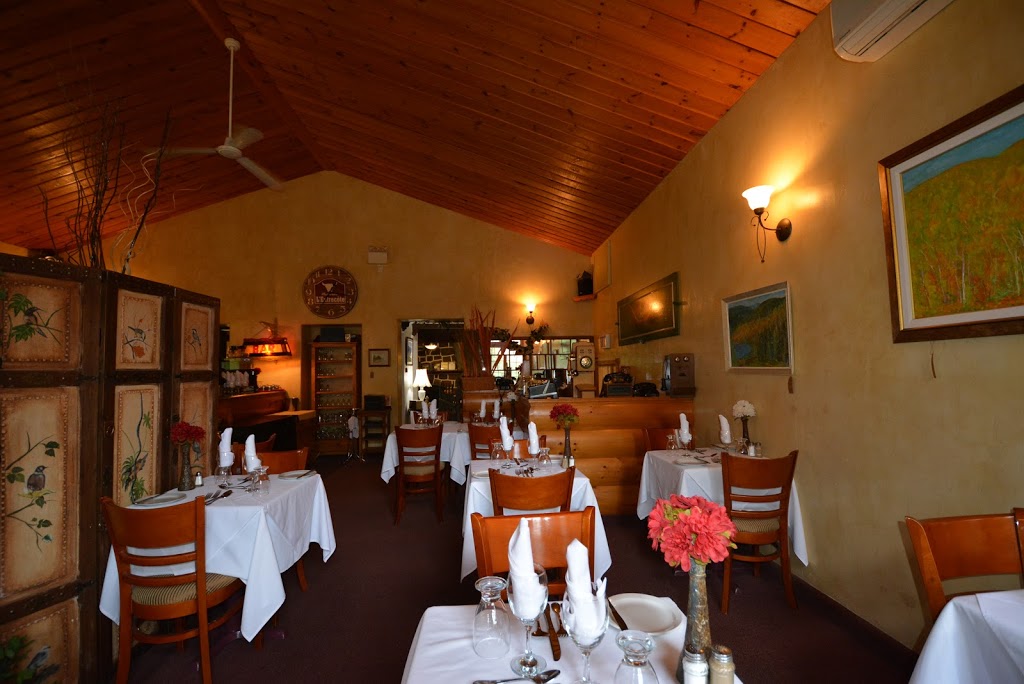Alpine Inn et Restaurant Lentrecote | 1440 Chemin Pierre Péladeau, Sainte-Adèle, QC J8B 1Z4, Canada | Phone: (450) 229-1545