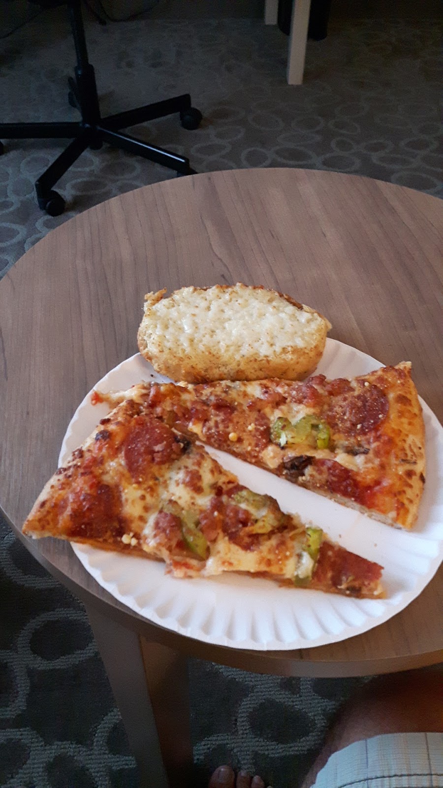 Reginos pizza / Oshawa | 15 Bond St W, Oshawa, ON L1G 1A1, Canada | Phone: (905) 438-9500