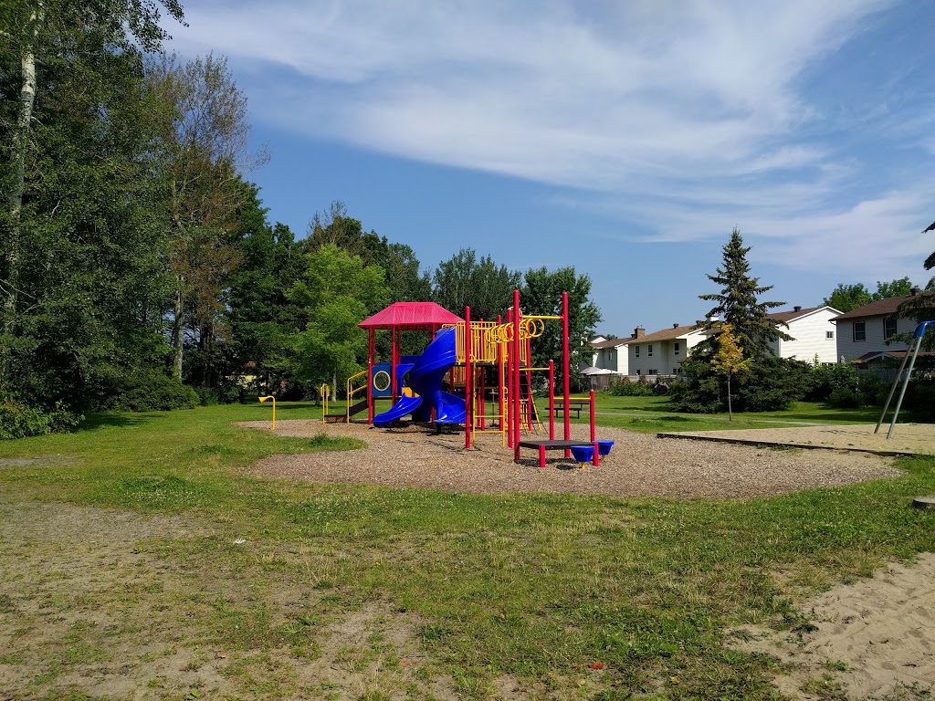 Barrington Park | 1705 Orléans Blvd, Orléans, ON K1C 4W2, Canada | Phone: (613) 580-2400