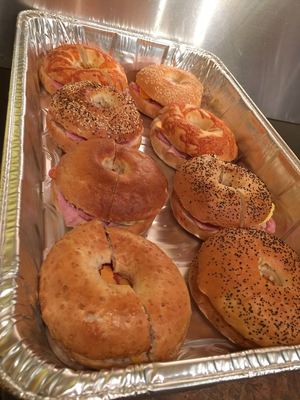 Bagelinos The Bagel Co. | 809 7 St SW, Calgary, AB T2P 1Z5, Canada | Phone: (403) 265-2118