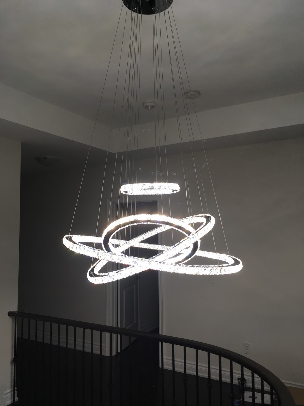 Chandelier Installation Service. A.V electrical | 110 Eglinton Ave W, Toronto, ON M4S 2K3, Canada | Phone: (647) 522-0777