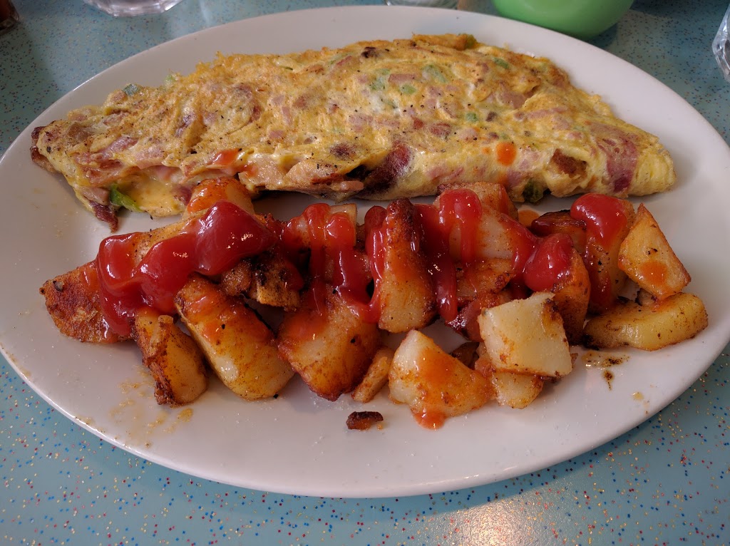 Route 401 Diner | 2 Ronson Dr, Etobicoke, ON M9W 1B2, Canada | Phone: (416) 247-7836