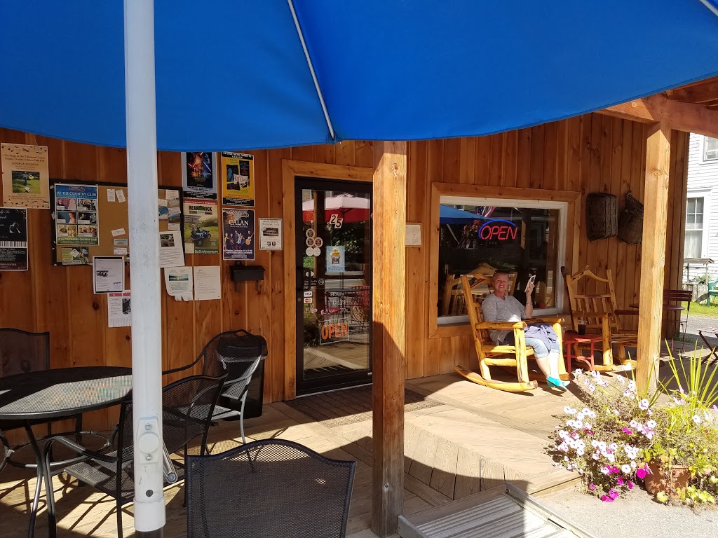 Moose Muck Coffee House | 25 Parsons St, Colebrook, NH 03576, USA | Phone: (603) 237-4677