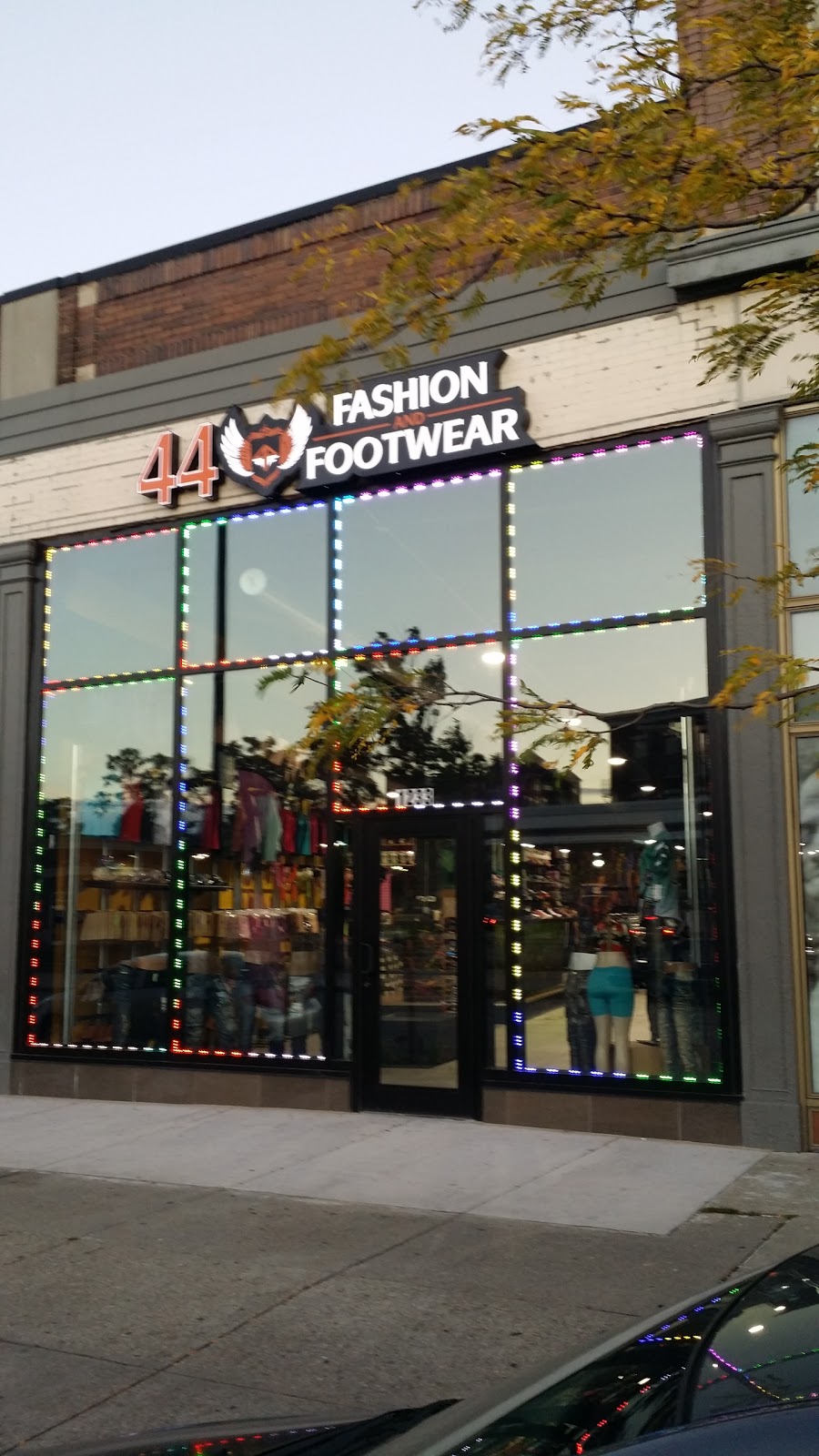 44 Fashion And Footwear | 1233 Main St, Buffalo, NY 14209, USA | Phone: (716) 895-2000