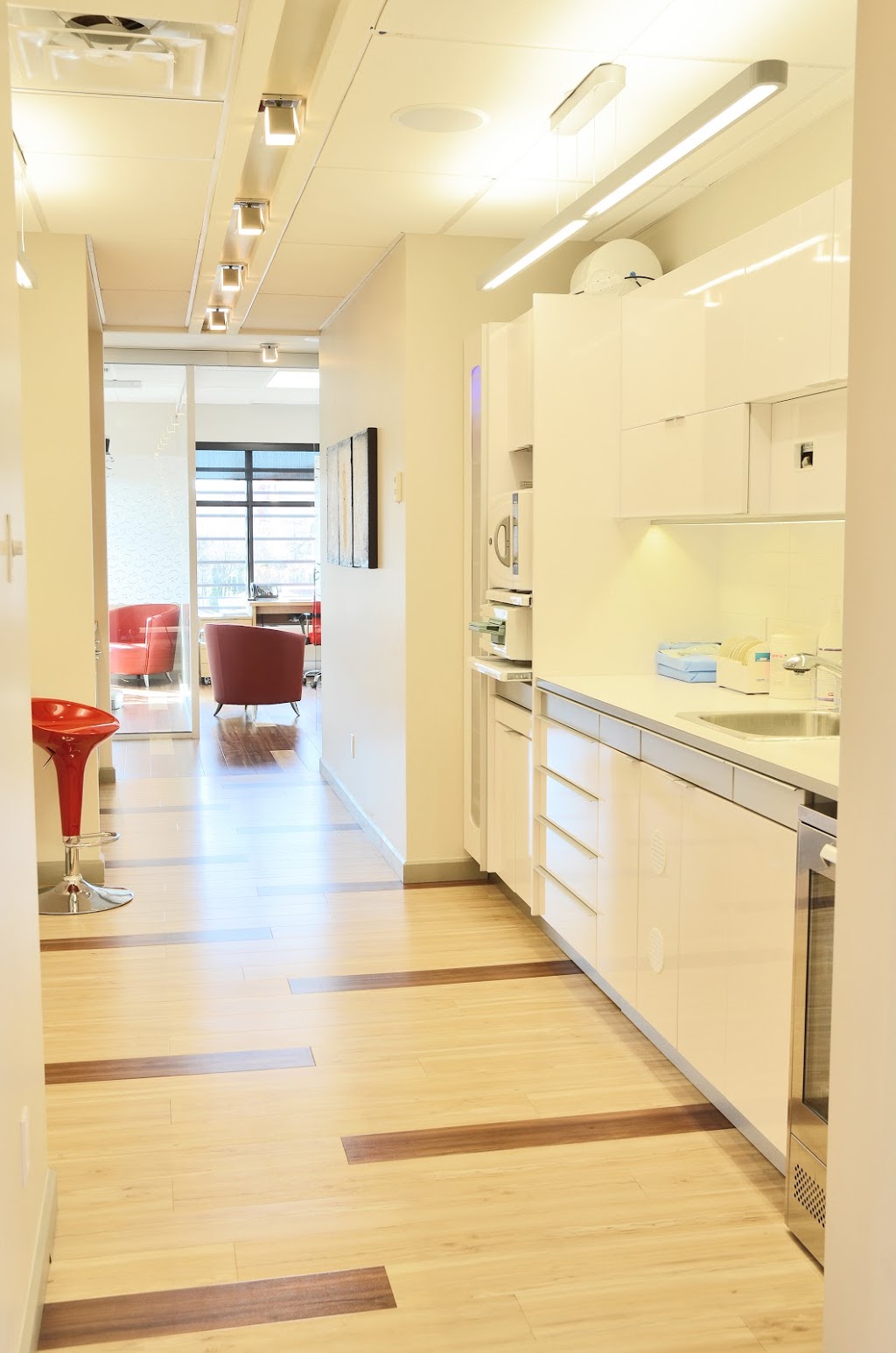 Dentiste à Laval API Groupe Dentaire | 380 Boulevard Dagenais E, Laval, QC H7M 5H4, Canada | Phone: (450) 662-6060