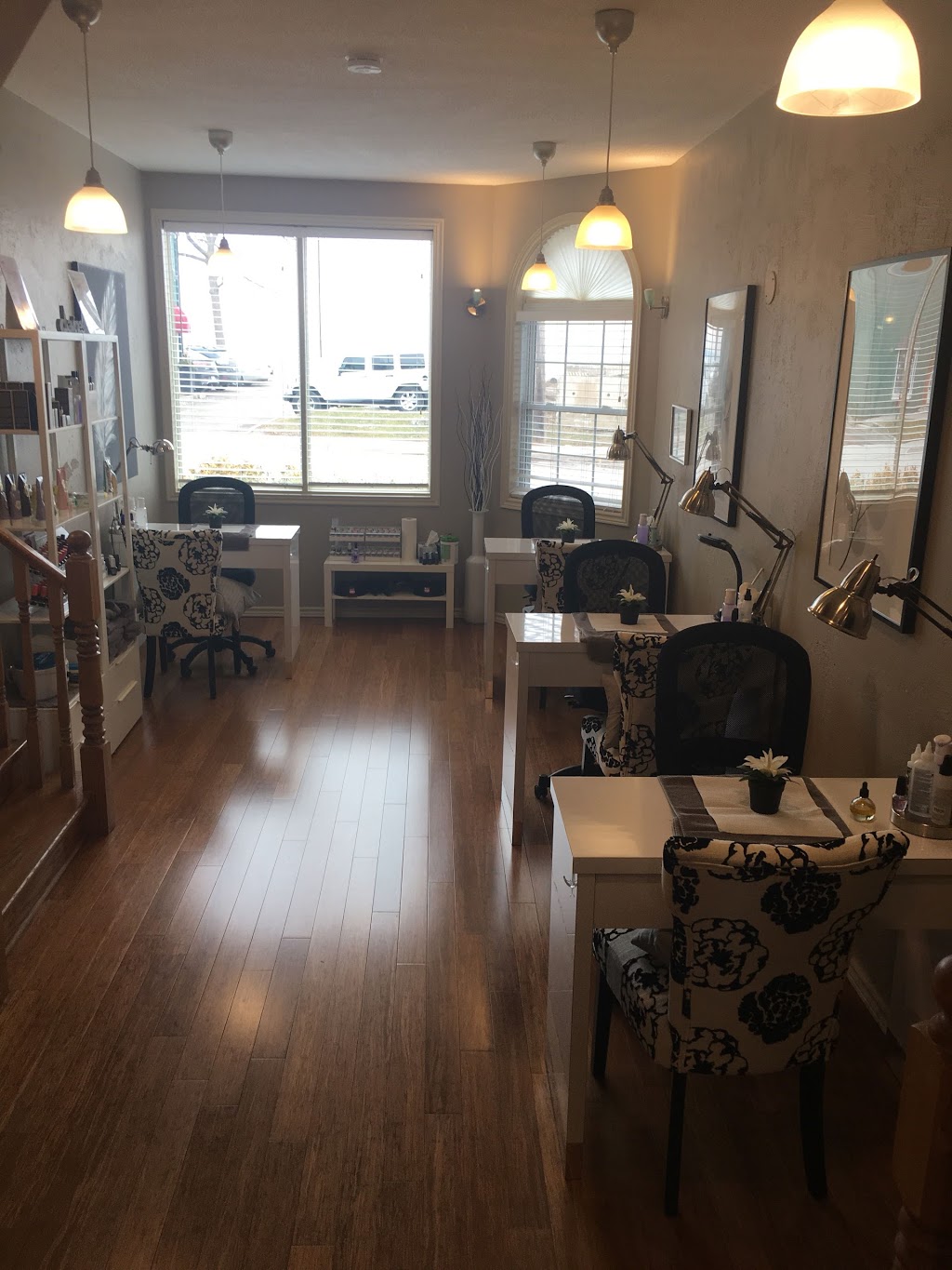 Waters Edge Salon and Spa | 2097 Old Lakeshore Rd, Burlington, ON L7R 1A4, Canada | Phone: (905) 631-1101