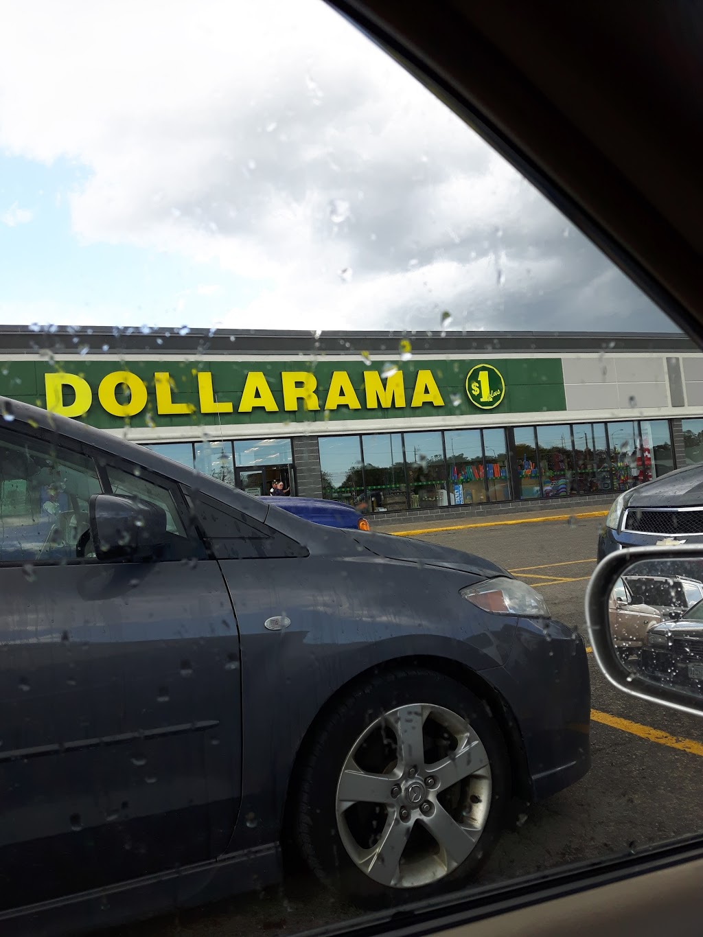 Dollarama | Norfolk Mall, 400 Simcoe St, Tillsonburg, ON N4G 4X1, Canada | Phone: (519) 688-6517