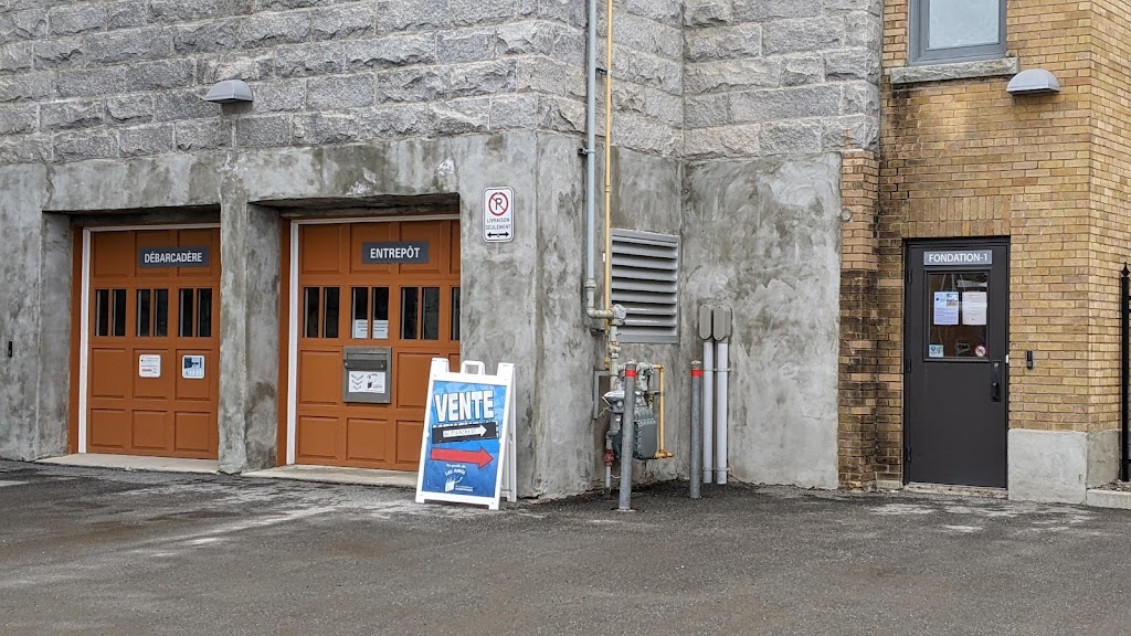 Les Amis de la Bibliothèque Memphrémagog | Porte "Fondation" dans le stationnement, 90 Rue Saint-David, Magog, QC J1X 2Z4, Canada | Phone: (819) 843-1330