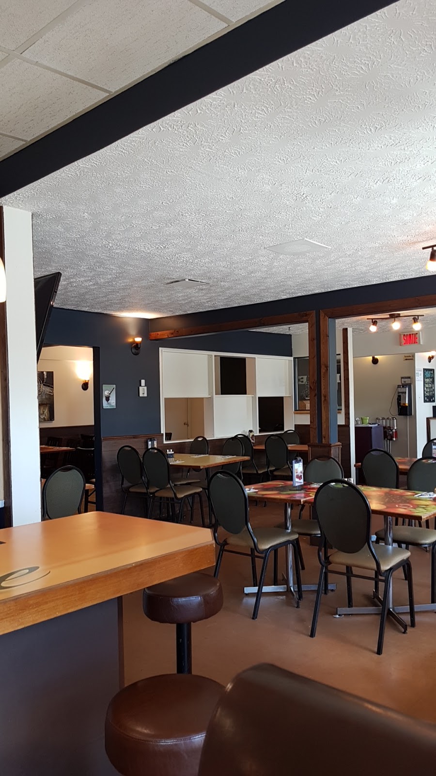 Resto Le Dixie | 5577 Boulevard Frontenac E, Thetford Mines, QC G6H 4H4, Canada | Phone: (418) 335-3000