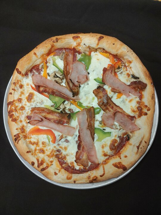 Restaurant Carlos Pizzeria | 151 Chemin dAdamsville, Bromont, QC J2L 2Y7, Canada | Phone: (450) 955-4040