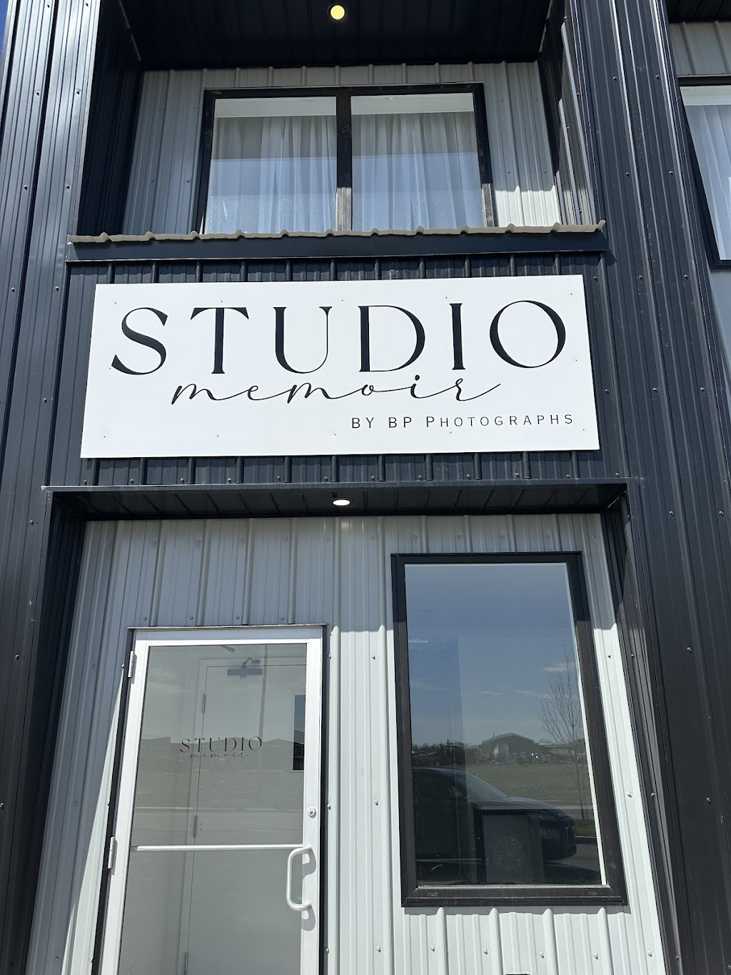 Studio Memoir | 1004 12th Ave Unit 1, Second floor, Coaldale, AB T0K 0T0, Canada | Phone: (403) 393-6505