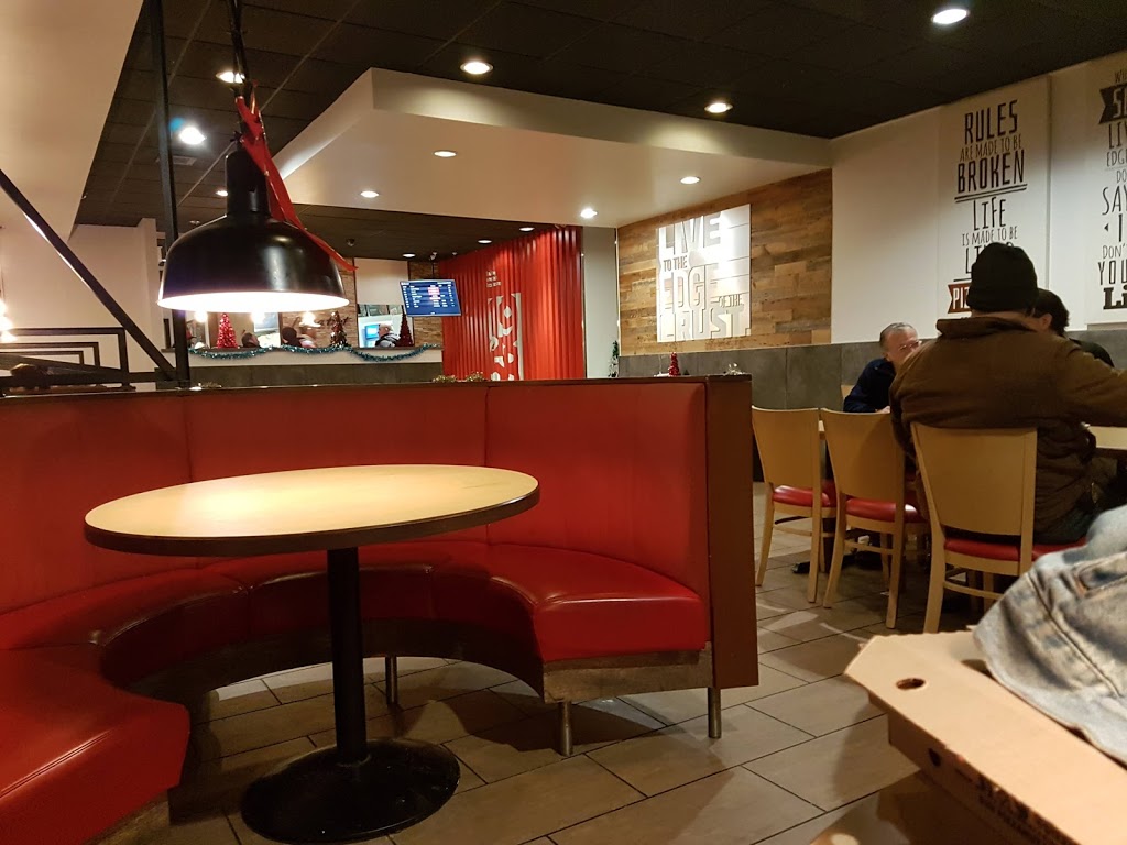 Pizza Hut | 393 Yonge St Unit #3, Barrie, ON L4N 4C9, Canada | Phone: (705) 739-1881