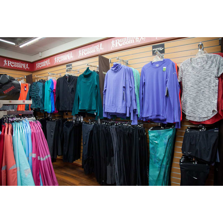 Running Room | Westhills Towne Centre, 250 Stewart Green SW Suite 258, Calgary, AB T3H 3C8, Canada | Phone: (403) 217-0795