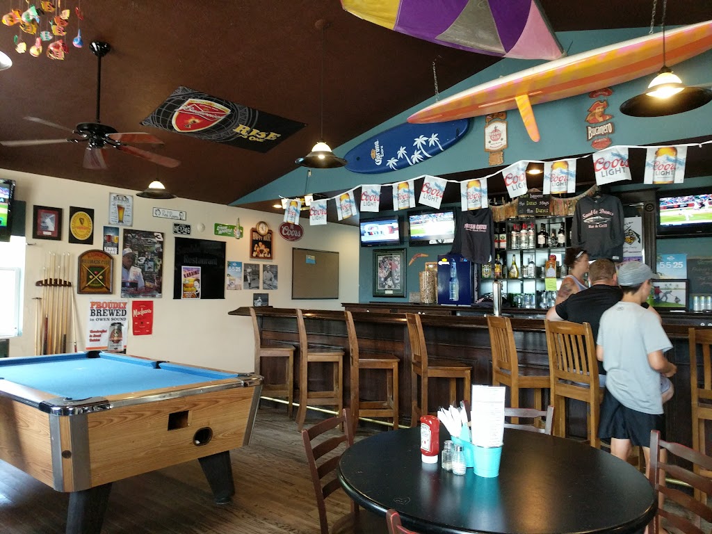 Sauble Dunes Restaurant | 11 Southampton Pkwy, Sauble Beach, ON N0H 2G0, Canada | Phone: (519) 422-0013