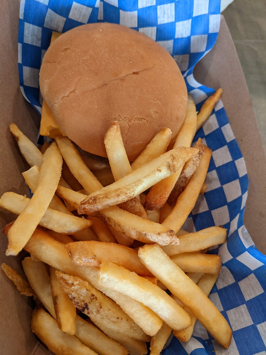 Boardwalk Fries Burgers Shakes - Fairmont Hot Springs | 5052 Riverview Rd Building 8000, Fairmont Hot Springs, BC V0B 1L1, Canada | Phone: (778) 525-0052