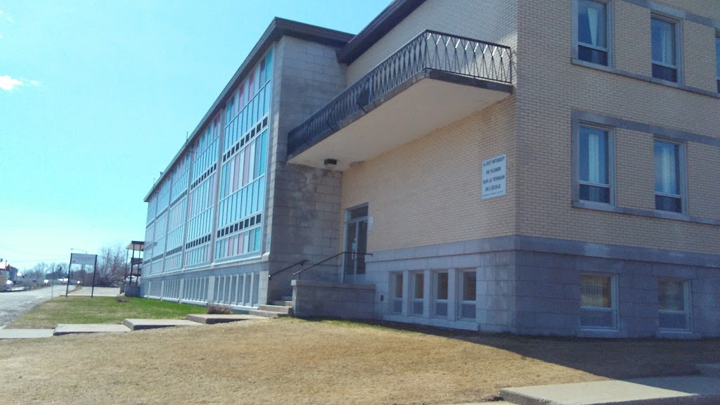School La Châtelaine | rue du 1n0, 273 Rue du Couvent, Château-Richer, QC G0A 1N0, Canada | Phone: (418) 821-8077