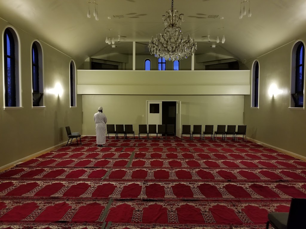 Jami Masjid Chatham | 416 Lacroix St, Chatham, ON N7M 2W3, Canada | Phone: (519) 350-3133