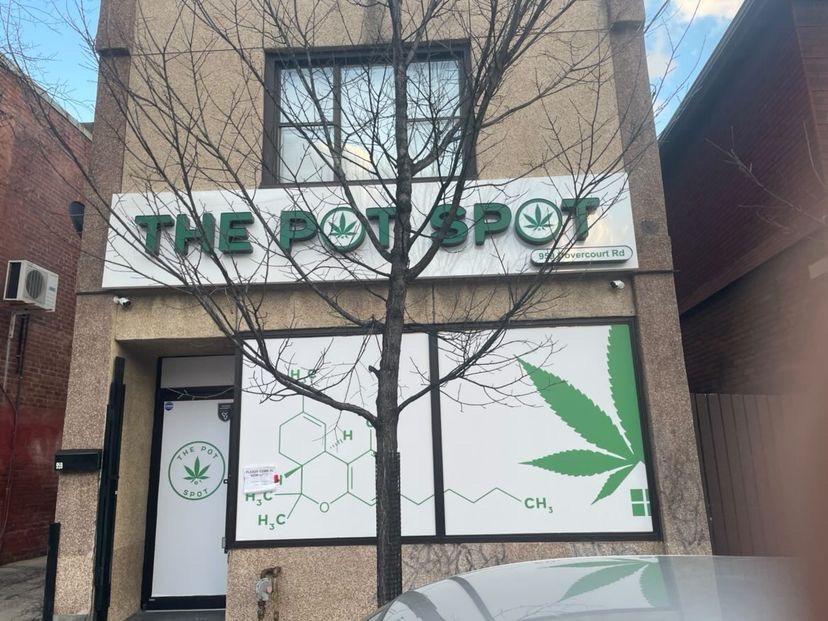 THE POT SPOT | 959 Dovercourt Rd, Toronto, ON M6H 2X6, Canada | Phone: (416) 901-1808