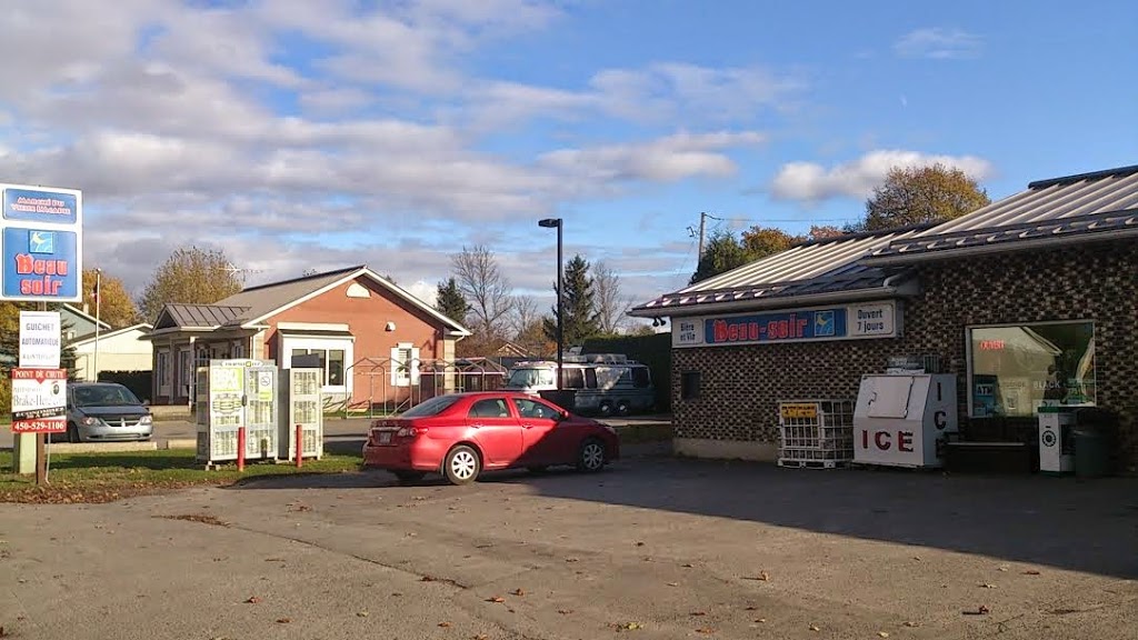 Dépanneur Marché du Vieux lAcadie | 1265 Chemin du Clocher, Saint-Jean-sur-Richelieu, QC J2Y 1J6, Canada | Phone: (450) 347-2525