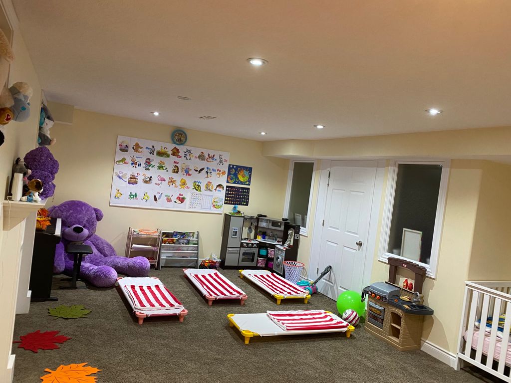 Mary Poppins Home Daycare | 22 Prince William Way, Barrie, ON L4N 0Y9, Canada | Phone: (647) 981-9596