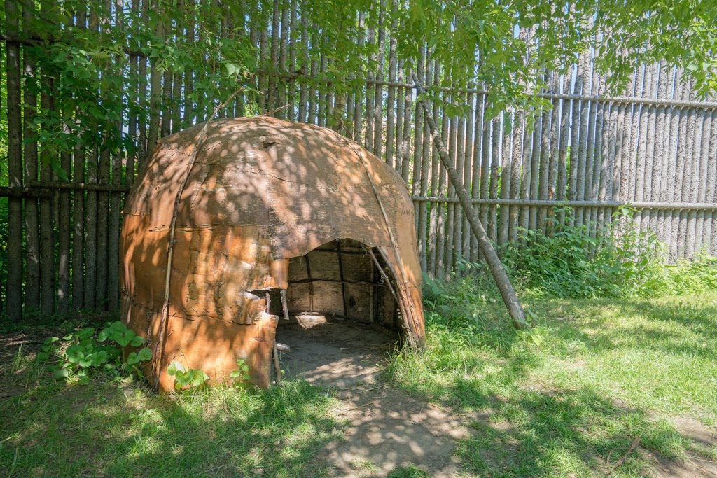 National Longhouse Ekionkiestha  | 15, Place de la Rencontre, Wendake, QC G0A 4V0, Canada | Phone: (418) 847-2222