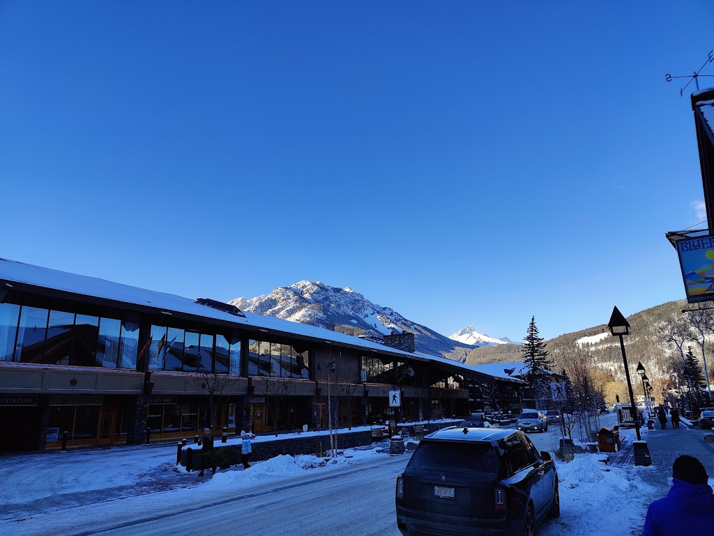 Tour Guide | 222 Lynx St, Banff, AB T1L, Canada | Phone: (403) 762-5366