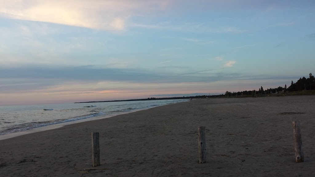 Beachside Cottages | 114 2nd Ave N, Sauble Beach, ON N0H 2G0, Canada | Phone: (519) 422-2059
