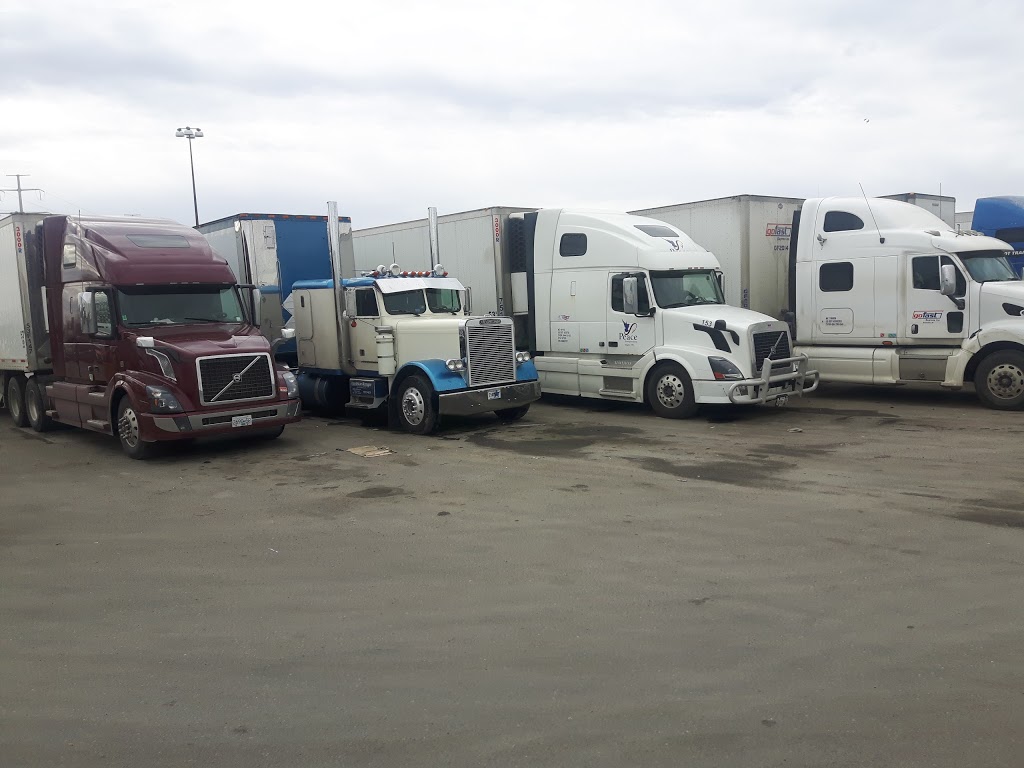 Roadking Truck Stop | 4949 Barlow Trail SE, Calgary, AB T2B 3B5, Canada | Phone: (403) 273-4949