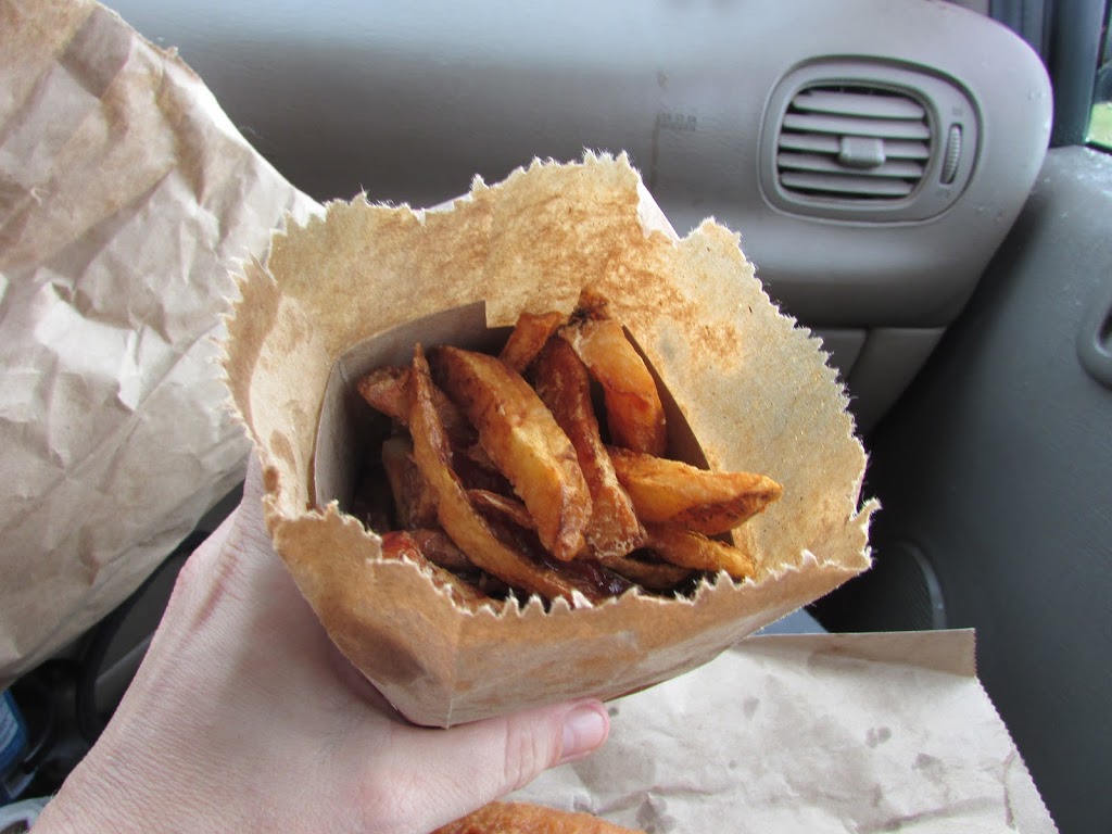 Hanks Fries | 156 Lombard St, Smiths Falls, ON K7A 5B8, Canada | Phone: (613) 283-9010