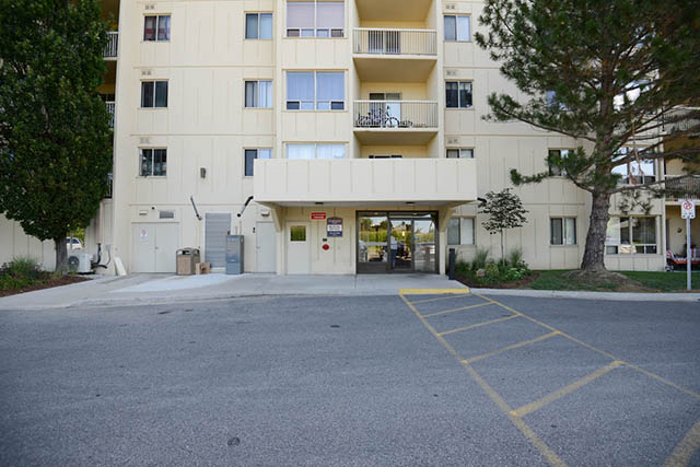 Riverbend Tower Apartments | 45 Riverview Dr, Chatham, ON N7M 6B8, Canada | Phone: (519) 351-8240