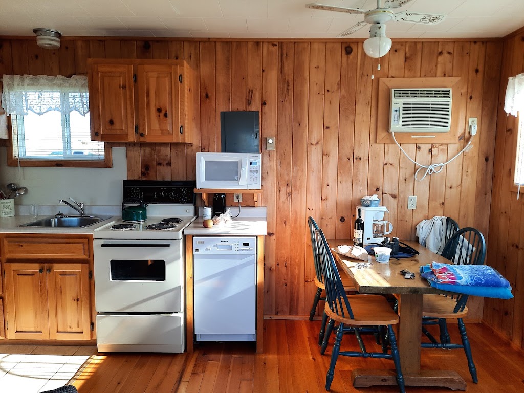 Cavendish Beach Cottages | 1445 Gulf Shr Pkwy W, New Glasgow, PE C0A 1N0, Canada | Phone: (902) 963-2025