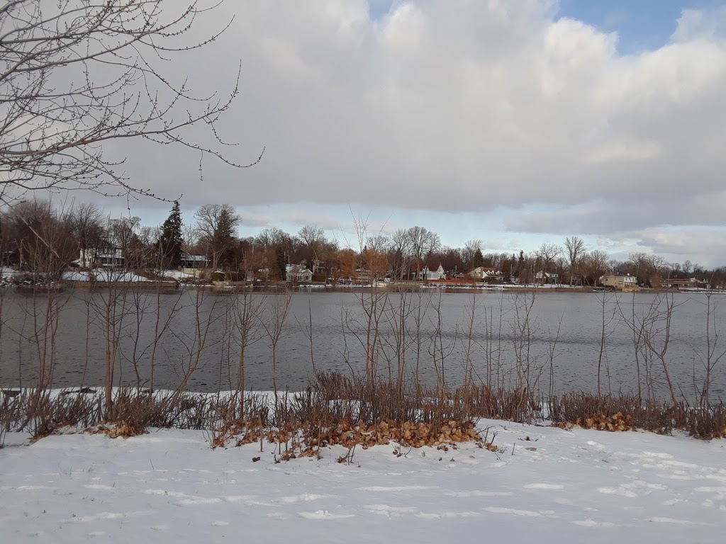 Pointe Claire Hermitage Park | 228 Chemin du Bord-du-Lac, Pointe-Claire, QC H9S 4K6, Canada | Phone: (514) 630-1250